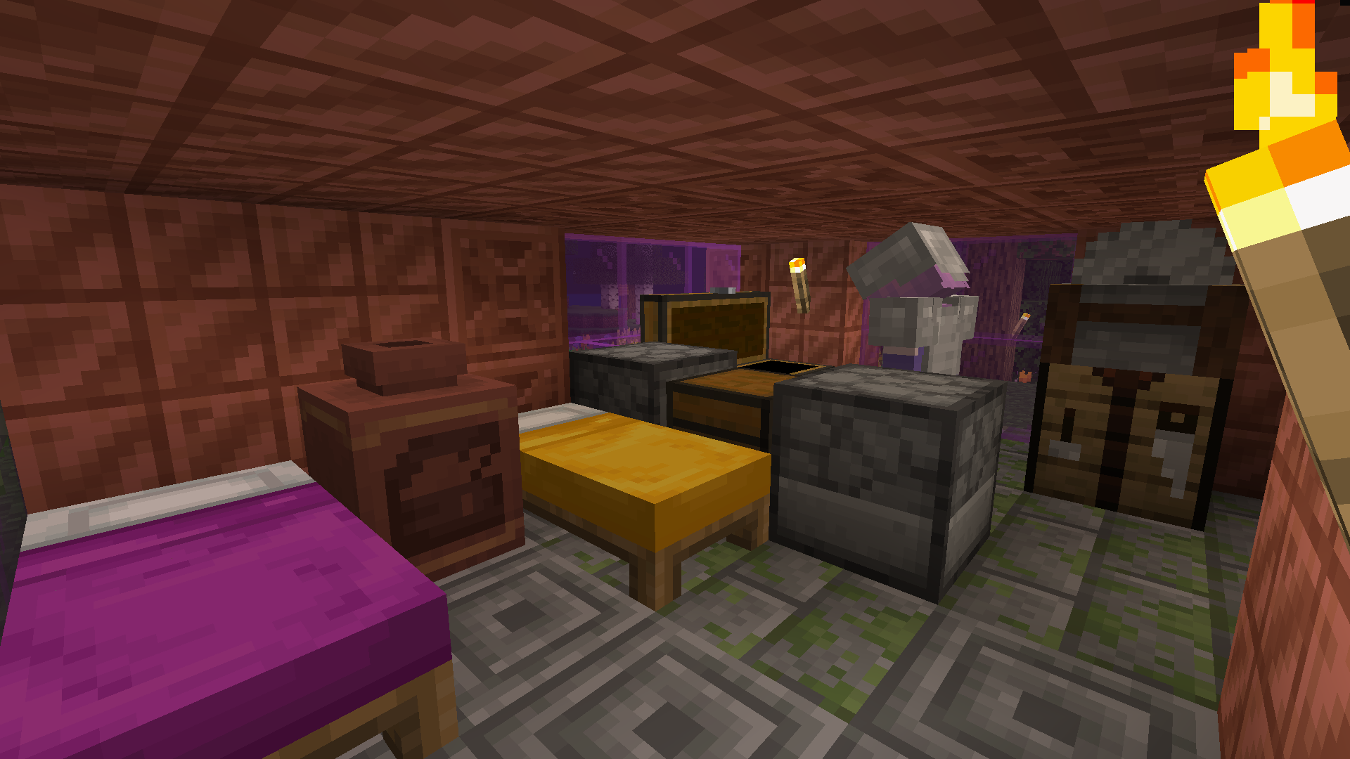 Das Innere der Kupferhütte, welche um einen Bereich mit zwei Betten erweitert wurde. Zwischen den Betten steht ein Tontopf mit dem Motiv einer Schatztruhe auf der Vorderseite. Der Fußboden besteht aus verschiedenen Sorten Steinziegeln.